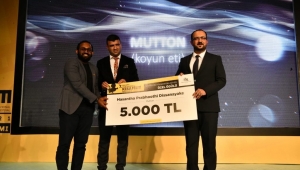 Sakarya Kısa Film Festivali’nde ödül alan Sri Lanka’lı ülkesinde coşkuyla karşılandı