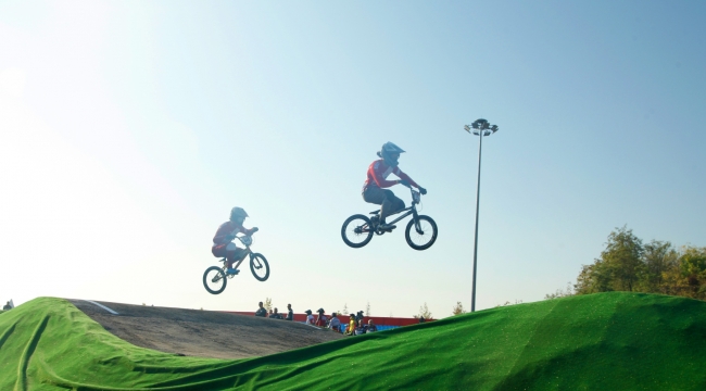 Türkiye'de bir ilk: BMX Dünya Kupası'nda kıyasıya mücadele başladı