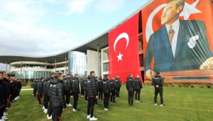 A Millî Takım,Ulu Önder Atatürk'ü andı