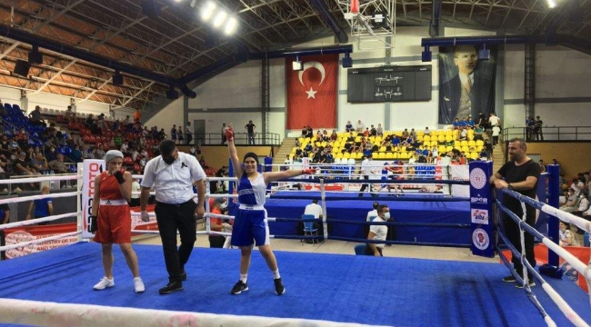 Arifiye’li Boksörler Ringlerde Fırtına Gibi Esti…