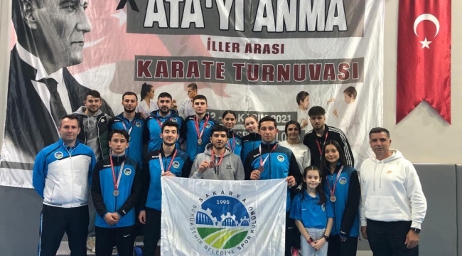 Ata'yı Anma Karate Turnuvası'na Büyükşehir'li sporcular damga vurdu