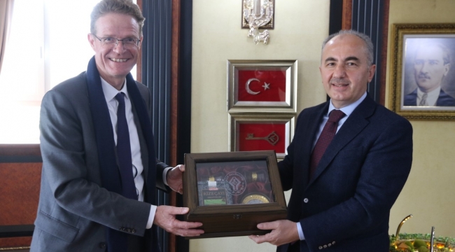 Avrupa Birliği Büyükelçisi Landrut'tan Başkan Metin'e ziyaret