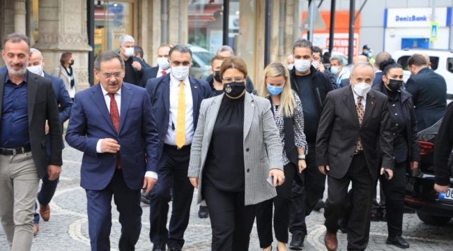 BAKAN DERYA YANIK, BÜYÜKŞEHİR BELEDİYESİ'Nİ ZİYARET ETTİ