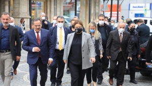 BAKAN DERYA YANIK, BÜYÜKŞEHİR BELEDİYESİ'Nİ ZİYARET ETTİ