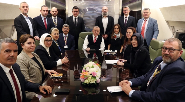 Cumhurbaşkanı Erdoğan, İtalya ziyareti dönüşünde uçakta gazetecilerin sorularını yanıtladı