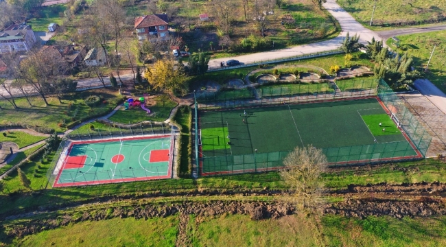 KARTEPE’DE FUTBOL SAHALARI YENİLENDİ