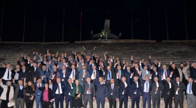  MHP KURMAYLARI HENDEK´TEYDİ
