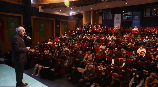Nurullah Genç gençlere başarının sırlarını anlattı
