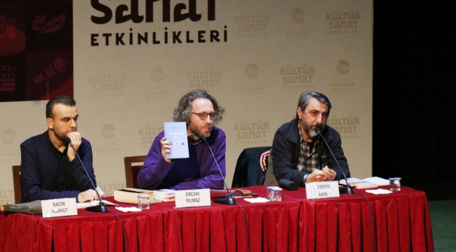 Öğretmenler Günü’nde şiir konuşuldu