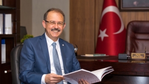 ''Öğretmenler,milletlerin geleceğini aydınlatan eğitim kahramanlarıdır''