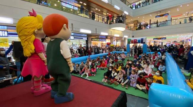 SANKO PARK AVM'DE PIRIL VE ARKADAŞLARI ÇOCUKLARLA BULUŞTU