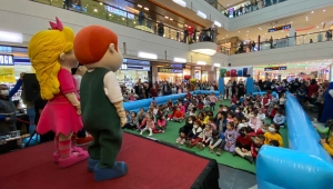 SANKO PARK AVM'DE PIRIL VE ARKADAŞLARI ÇOCUKLARLA BULUŞTU