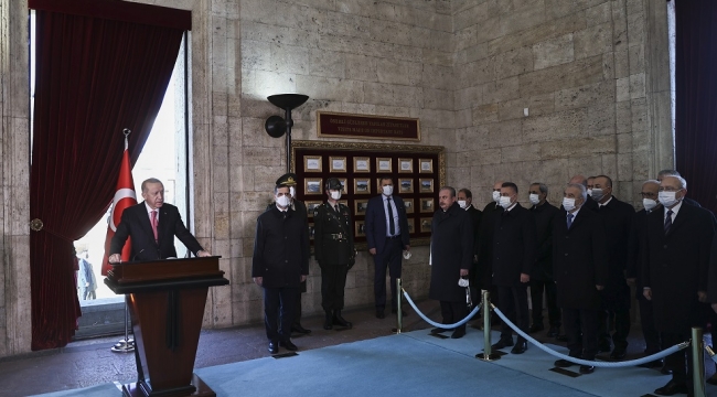 ULU ÖNDER ATATÜRK İÇİN ANITKABİR'DE DEVLET TÖRENİ DÜZENLENDİ