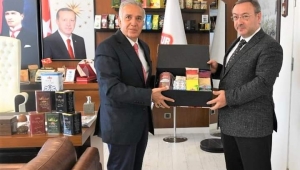 USTA YAZAR YAVUZ DONAT'DAN GENEL MÜDÜR ALİM'E TEBRİK ZİYARETİ