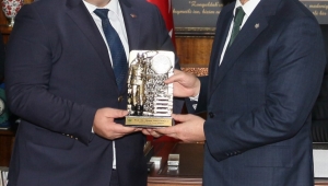 Ahmet Davutoğlu'ndan GMİS'e ziyaret