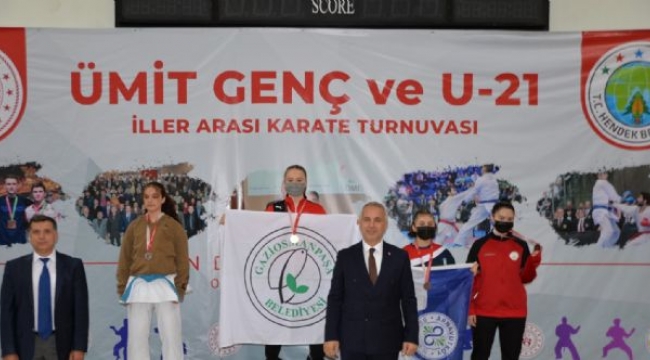  HEYECAN DOLU TURNUVADA İLK GÜN TAMAMLANDI