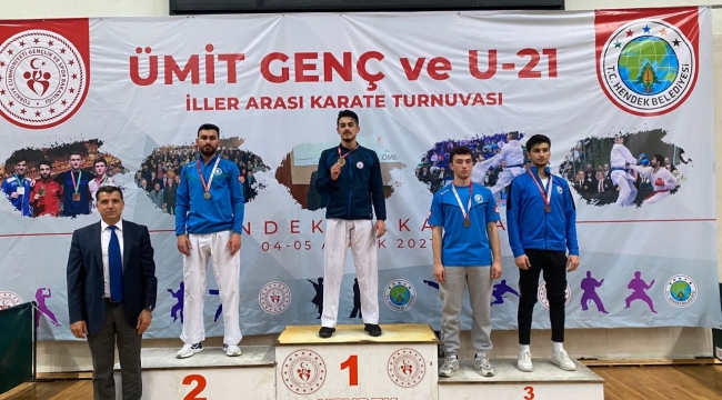 Kartepe Belediyespor başarıya doymuyor