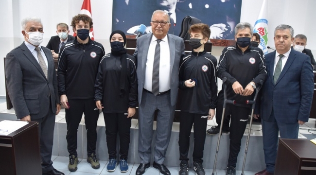 Kdz. Ereğli’nin Gururu Yelkenciler, Belediye Meclisi’nde Ödüllendirildi