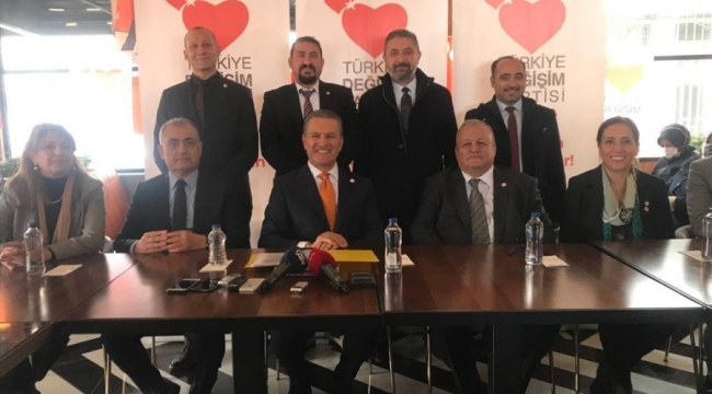 Türkiye Değişim Partisi Genel Başkanı Sarıgül, Kütahya'da basın toplantısı düzenledi