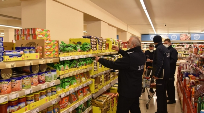 Zabıta ekipleri marketleri denetledi