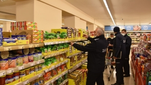 Zabıta ekipleri marketleri denetledi