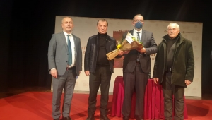 Sakarya Tokatlılar Derneği yönetimi, hemşehrileri Prof. Afyoncu'yu dinlemeye gitti