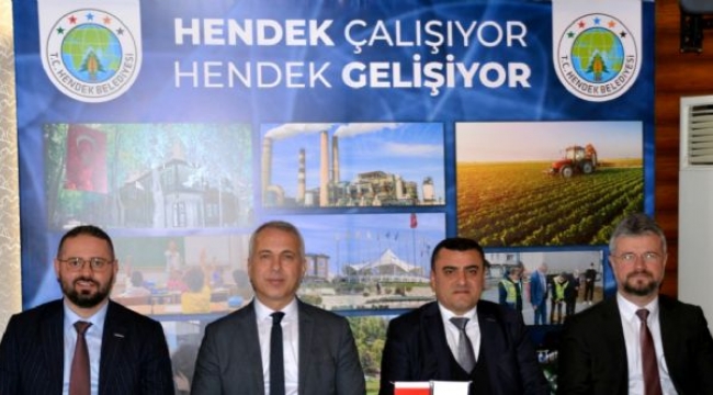 İŞ İNSANLARINDAN HENDEK ÖVGÜSÜ