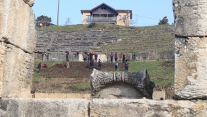 ''Prusias ad Hypium'' antik tiyatroda kazılara yeniden başlandı