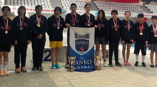 SANKO Okulu öğrencileri 2 birincilik kupası ve 57 madalya kazan