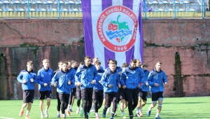 TELAT ÖZDEN, TAKIMLA ANTRENMANA ÇIKTI