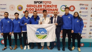 Büyükşehirli sporcu gümüş madalyanın sahibi oldu