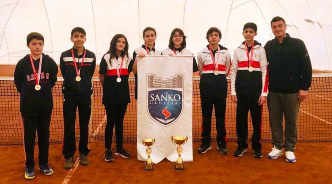 SANKO OKULLARI ÖĞRENCİLERİNİN TENİS BAŞARISI