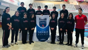 SANKO OKULLARININ KIZ VE ERKEK YÜZME TAKIMI BÖLGE İKİNCİSİ OLDU 