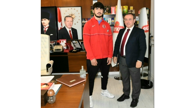 Genel Müdür Alim, Avrupa üçüncüsü olan Olgun’u makamında tebrik etti
