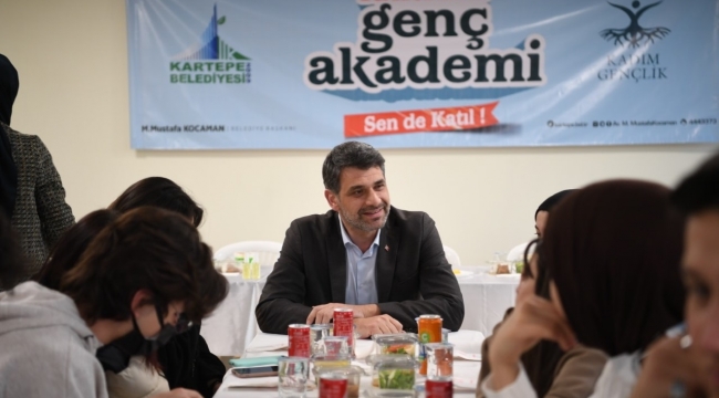 KOCAMAN, KADİMLİ GENÇLERLE İFTAR YAPTI