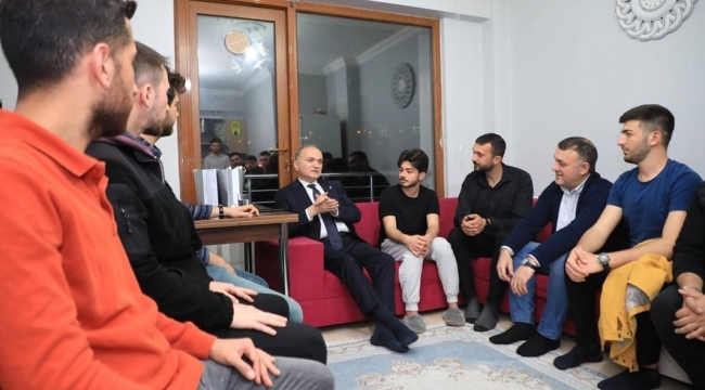 ÖZLÜ, İFTAR SOFRALARININ MİSAFİRİ OLUYOR