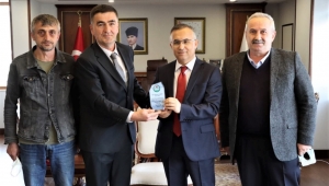 PAZARKÖY KÖYÜ MUHTARLIĞINDAN VALİ ÇEBER’E TEŞEKKÜR PLAKETİ