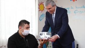 “Sevgi ile kucaklayan yürek engel tanımaz”