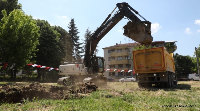 BÖLGENİN EN MODERN KÜTÜPHANESİ İÇİN İLK KAZMA VURULDU