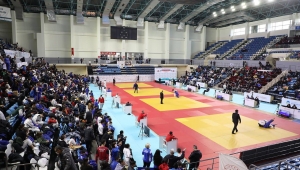 Sakarya’nın ev sahipliğinde düzenlenen Türkiye Karate Şampiyonası başlıyor