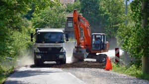 Yol çöktü, tehlikeyi Büyükşehir önledi