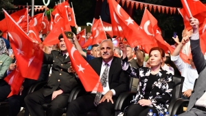 15 TEMMUZ ŞEHİTLERİ İÇİN ANMA GECESİ DÜZENLENDİ