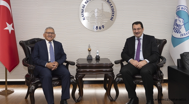 Ali İhsan Yavuz, Kayseri Büyükşehir Belediye Başkanı Memduh Büyükkılıç'a ziyarette bulundu.
