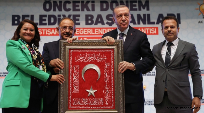 Başkan Erdoğan, AK Partili eski belediye başkanları ile bir araya geldi