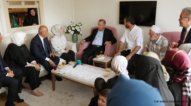 Cumhurbaşkanı Erdoğan, Ordu'da çay davetinde bulunan Yeşilyurt ailesini ziyaret etti
