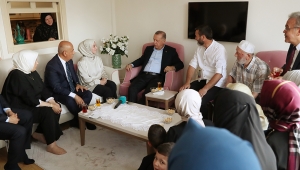 Cumhurbaşkanı Erdoğan, Ordu'da çay davetinde bulunan Yeşilyurt ailesini ziyaret etti