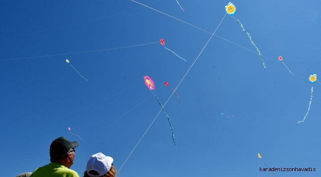 Festivalin vazgeçilmezi Uçurtma Şenliği renkli görüntülere sahne oldu.