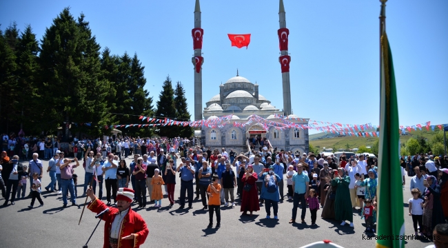 HAÇKALI HOCA DUALARLA ANILDI 