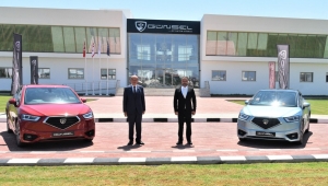 Cumhurbaşkanı Ersin Tatar, KKTC'nin yerli otomobili GÜNSEL'i ziyaret etti