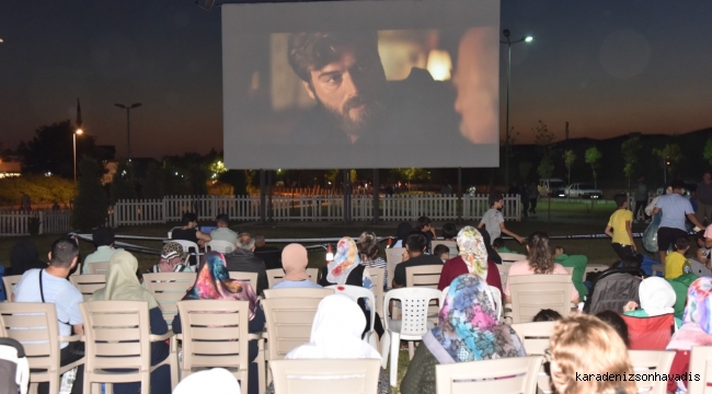 KARTEPE’DE “HADİ BE OĞLUM” BÜYÜK İLGİ GÖRDÜ